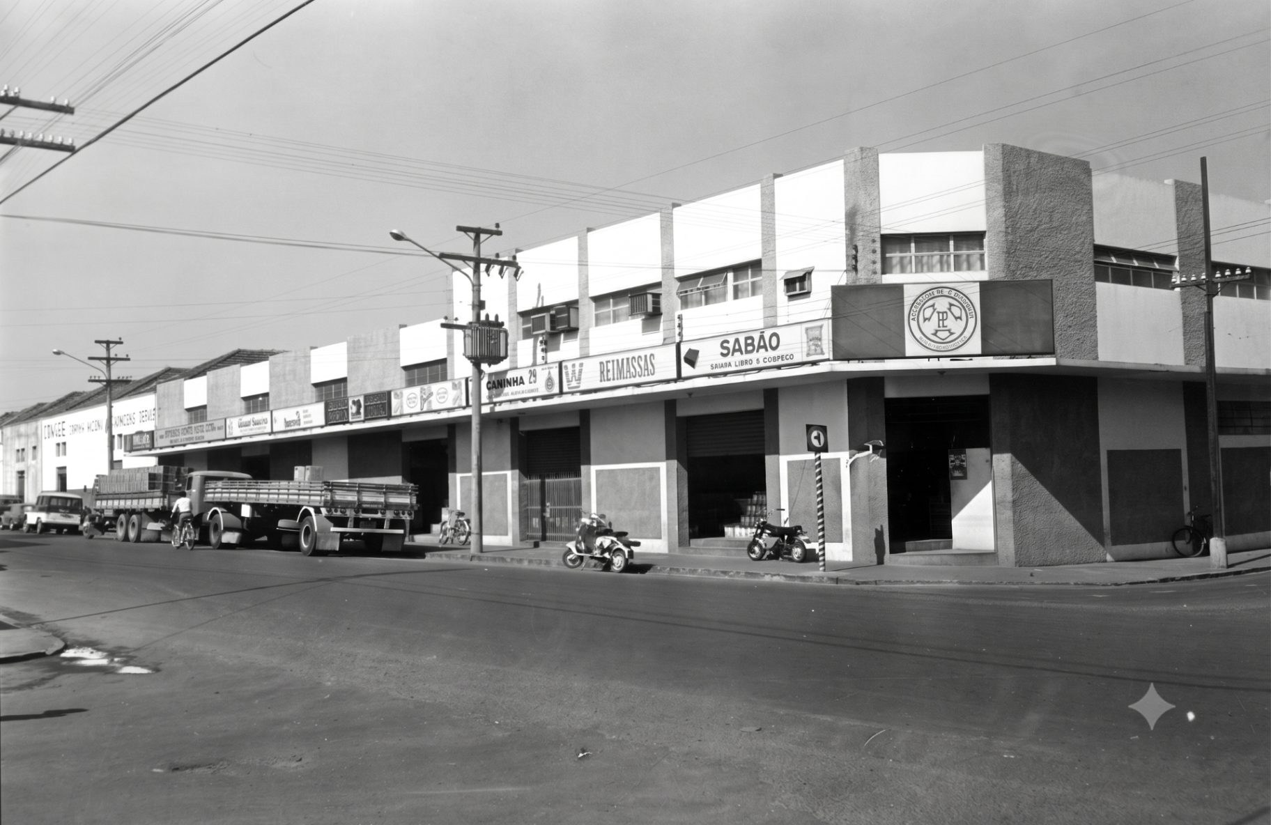 Fachada antiga do Peixoto — anos de crescimento